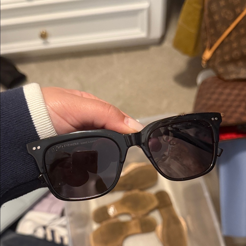 Diff Eyewear Classic Black Sunglasses